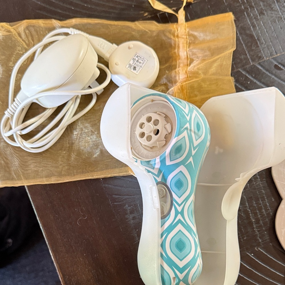Blue and White Patterned Clarisonic Facial Cleansing Brush